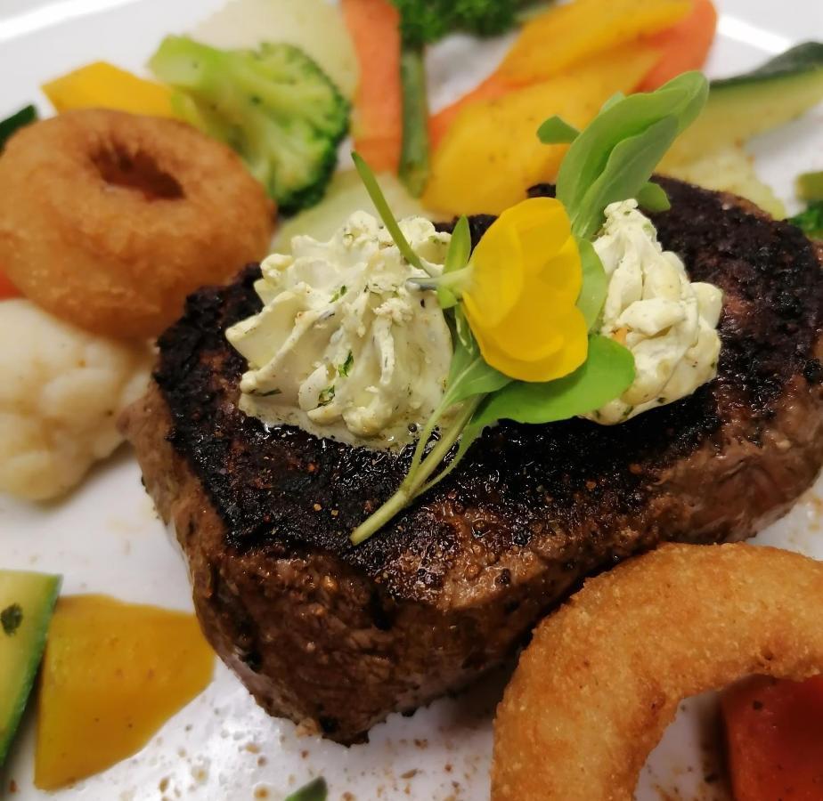 Steakhouse Fieg Hotel Fuschl am See Exterior photo